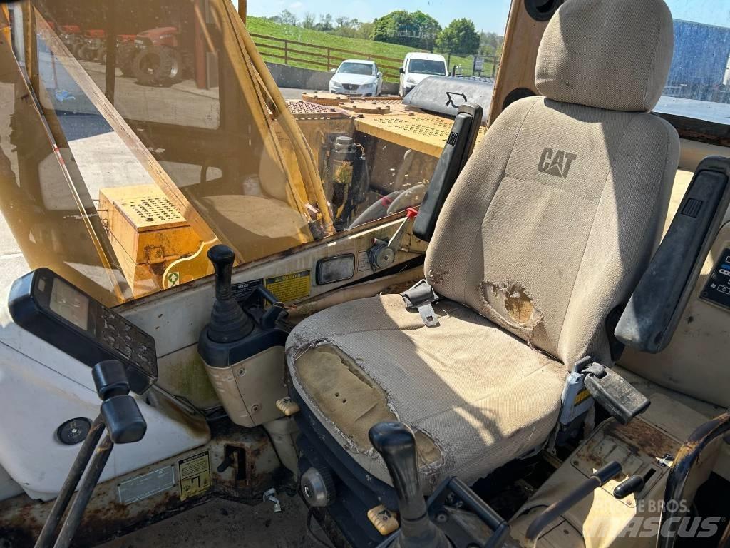 CAT 312 Bandgrävare