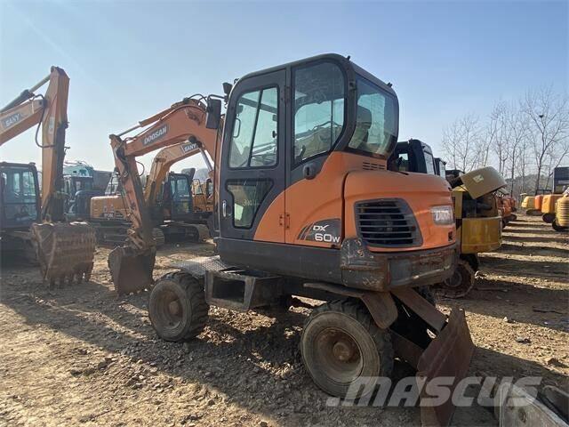 Doosan DX60W Bandgrävare