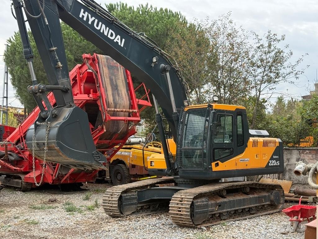 Hyundai Robex 220 LS Bandgrävare