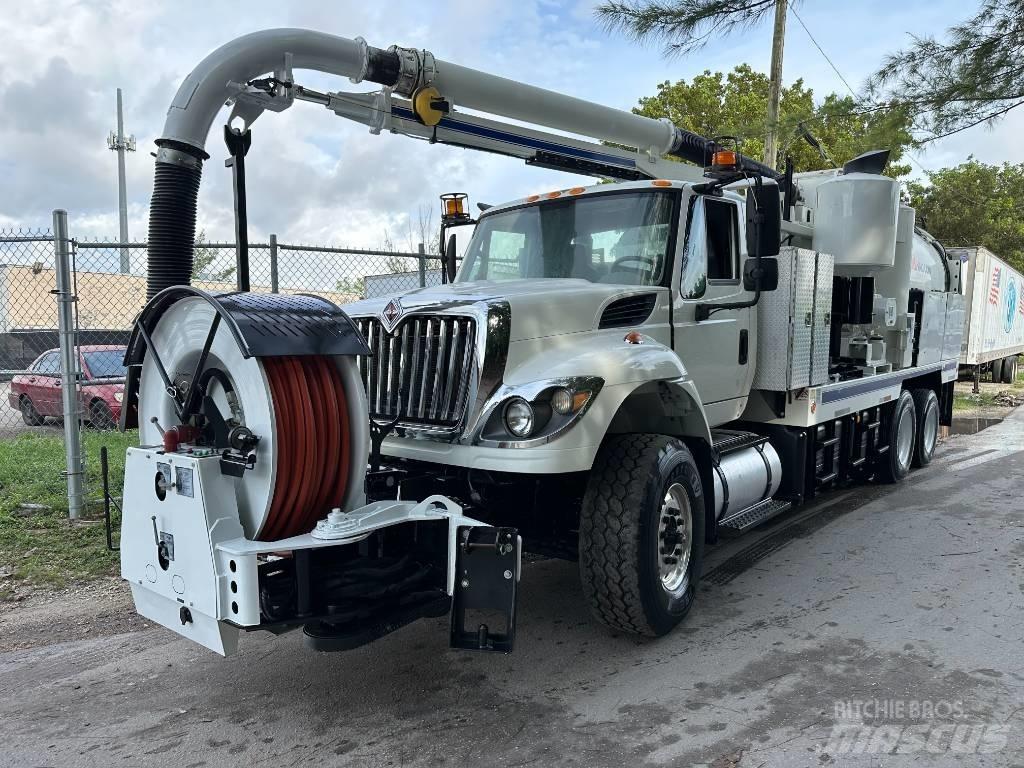 International 7500 Slamsugningsbil