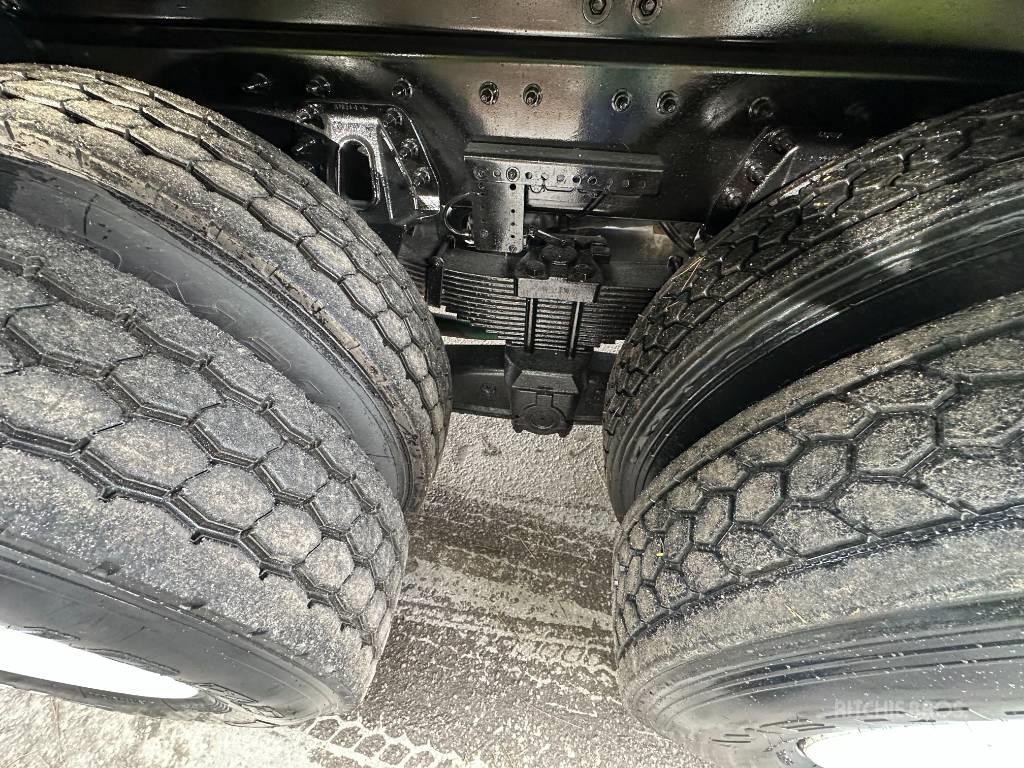 International 7500 Slamsugningsbil