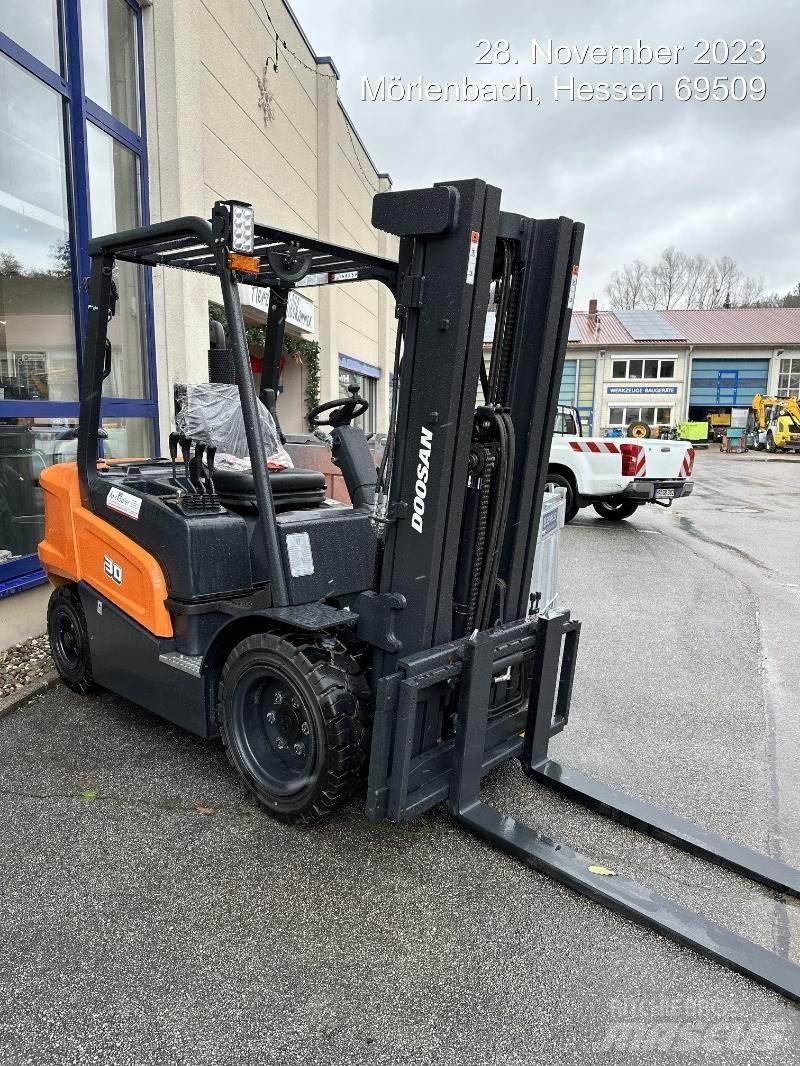 Doosan D30NXS Dieselmotviktstruckar