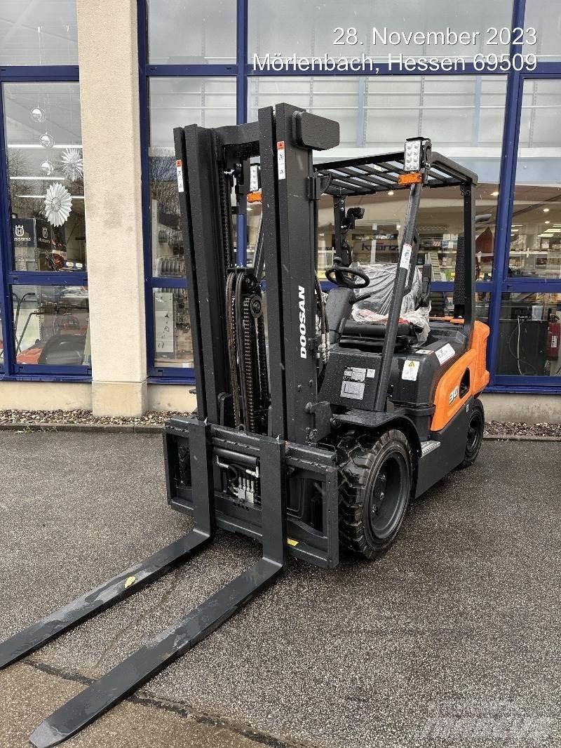 Doosan D30NXS Dieselmotviktstruckar