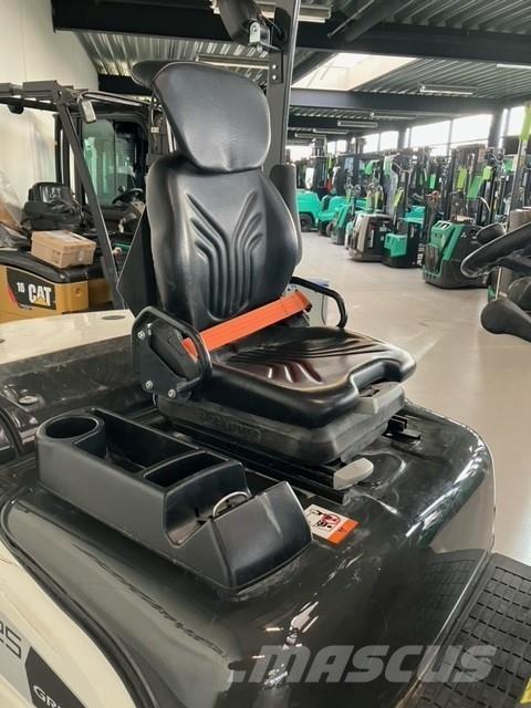 Mitsubishi FD25N3 Dieselmotviktstruckar