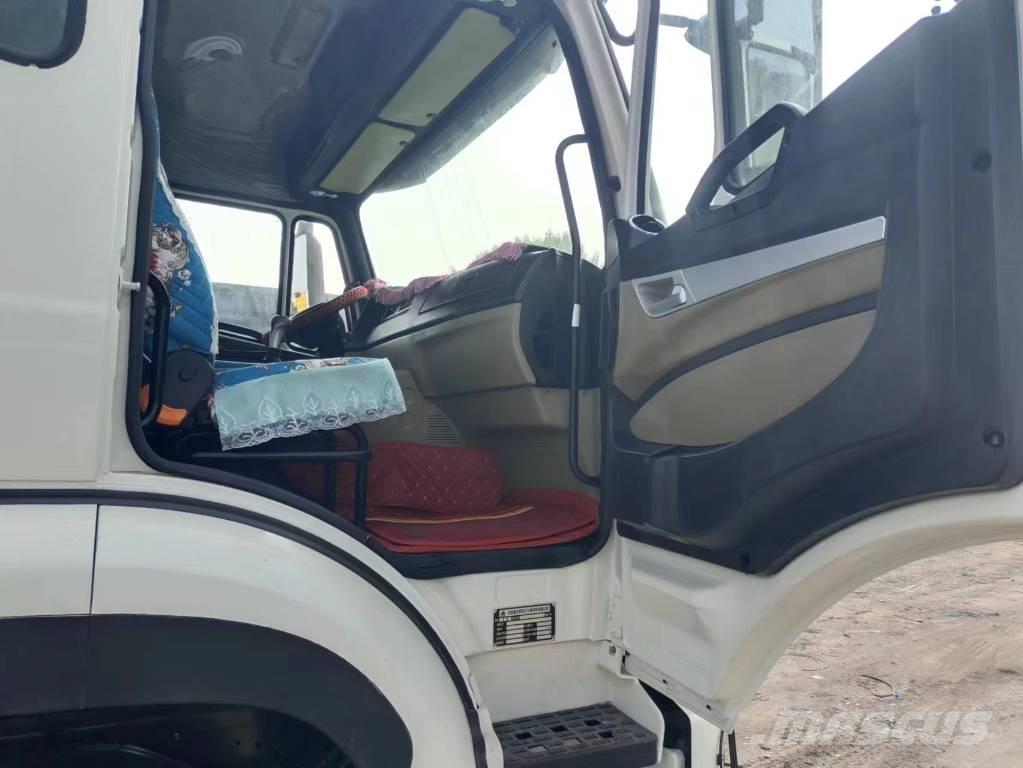 Sinotruk HOWO 371hp Dragbilar