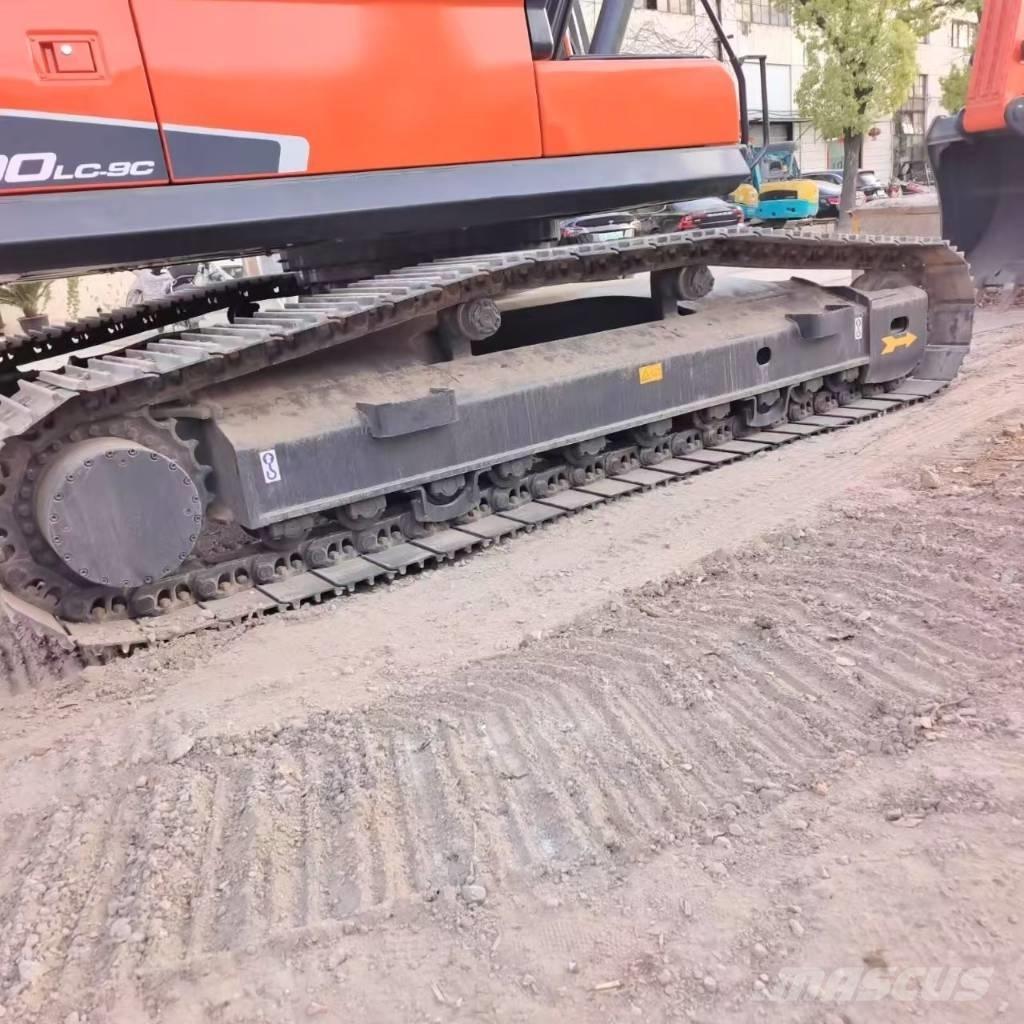 Doosan DX 300 LC Bandgrävare