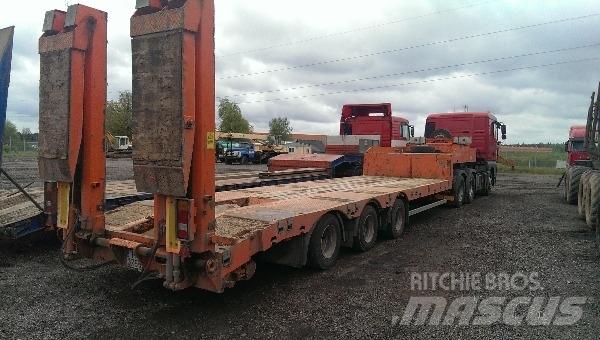 Möslein STR 3 Låg lastande semi trailer
