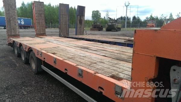 Möslein STR 3 Låg lastande semi trailer