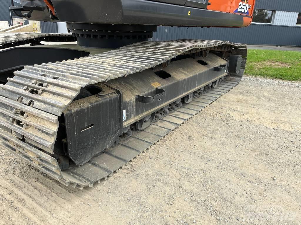 Hitachi ZX250LC-6 Bandgrävare