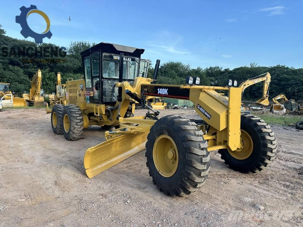 CAT 140K Väghyvlar