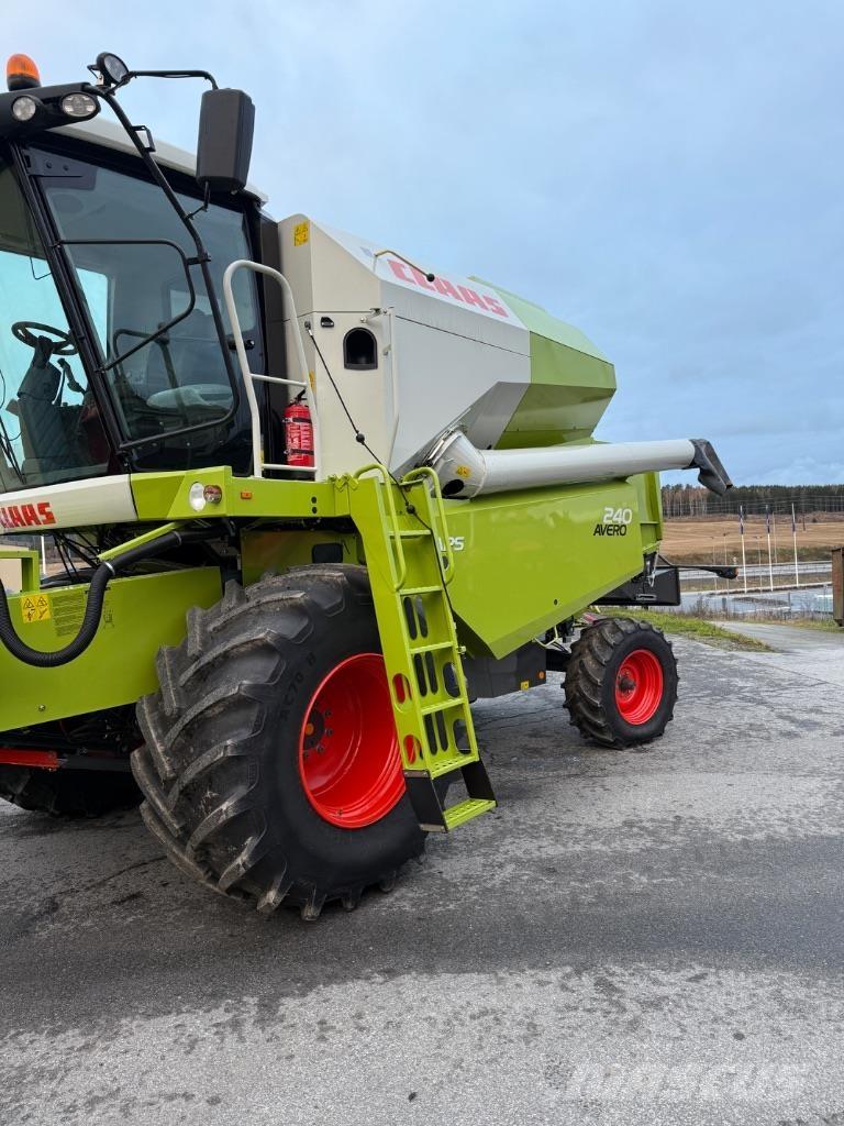 CLAAS Avero 240 Skördetröskor
