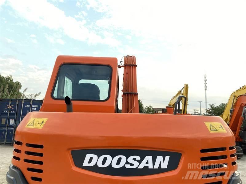 Doosan DH 80 Bandgrävare