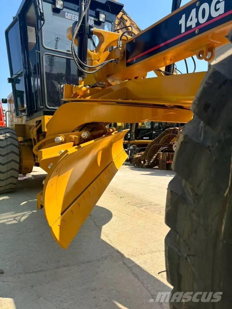 CAT 140G Väghyvlar
