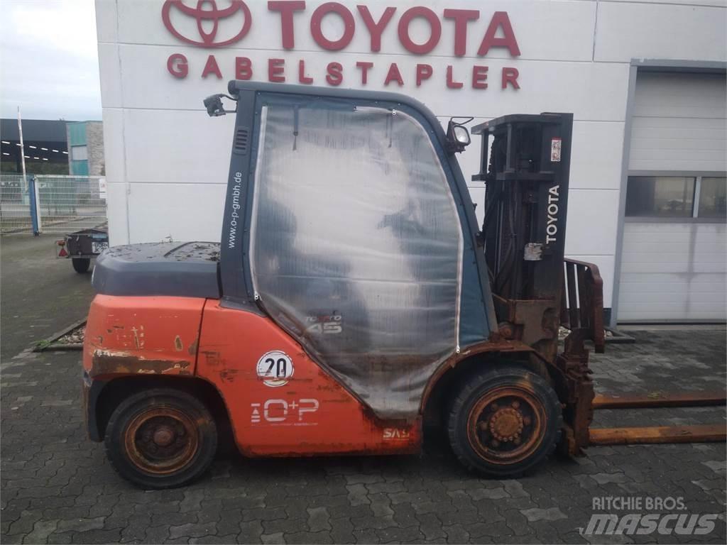 Toyota 40-8FD40N Dieselmotviktstruckar