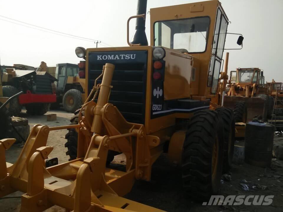 Komatsu GD 623 Väghyvlar