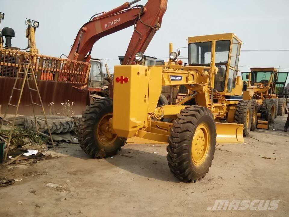 Komatsu GD 623 Väghyvlar