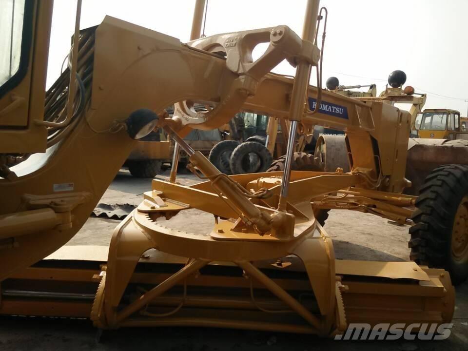 Komatsu GD 623 Väghyvlar