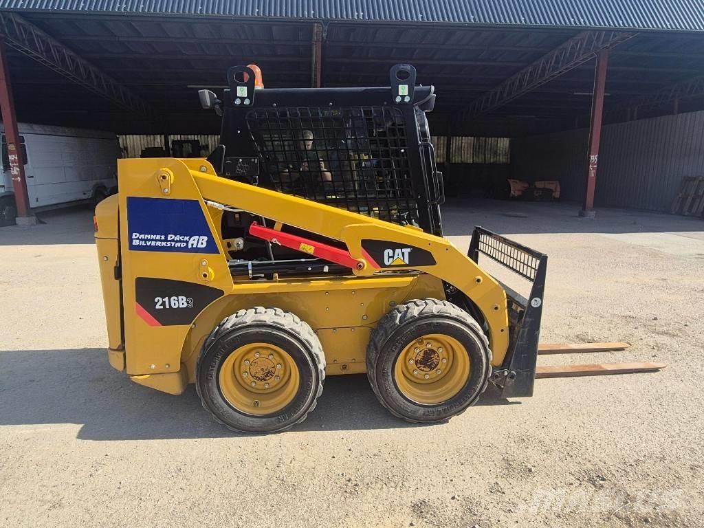 CAT 216B Kompaktlastare
