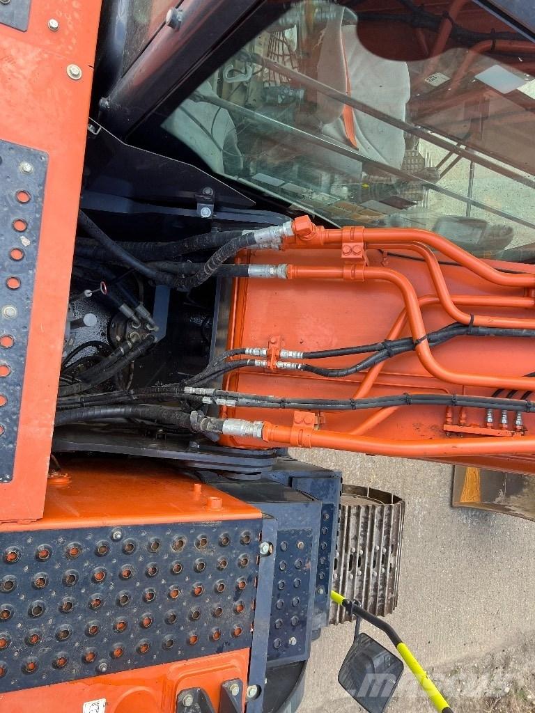 Hitachi zx210-6 Bandgrävare