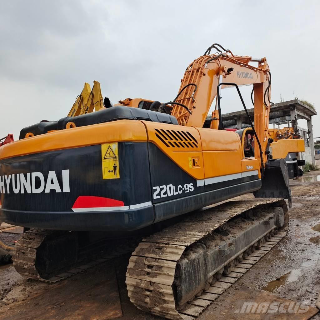 Hyundai 220 LC-9 Bandgrävare