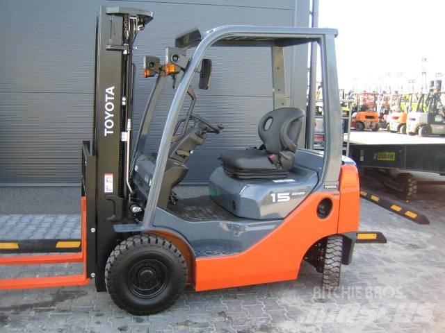 TOYOTA 028FGF15 Gasolmotviktstruckar