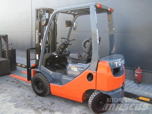 TOYOTA 028FGF15 Gasolmotviktstruckar