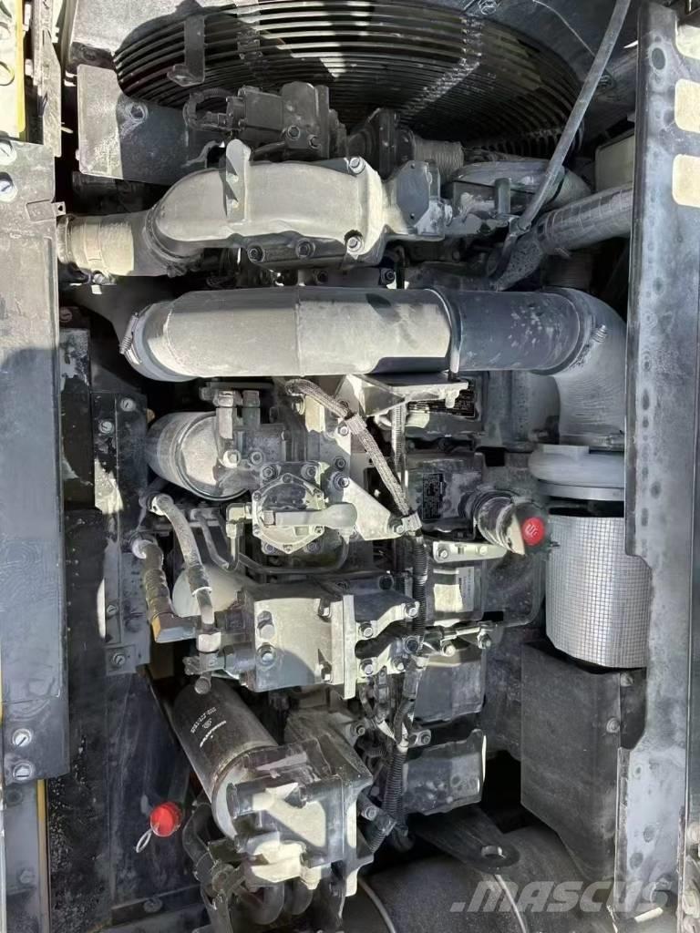 Komatsu 450LC-8 Bandgrävare