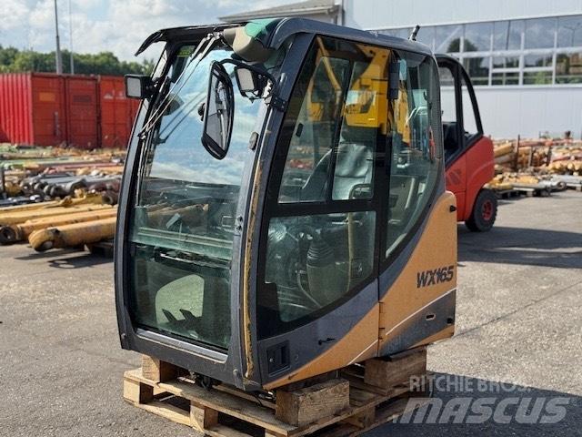 CASE WX 165 USED CAB Hytter och interiör