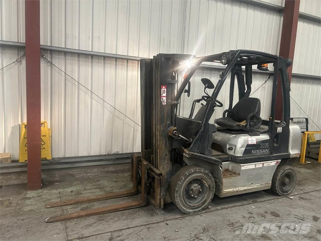 Nissan FD02A25Q Dieselmotviktstruckar