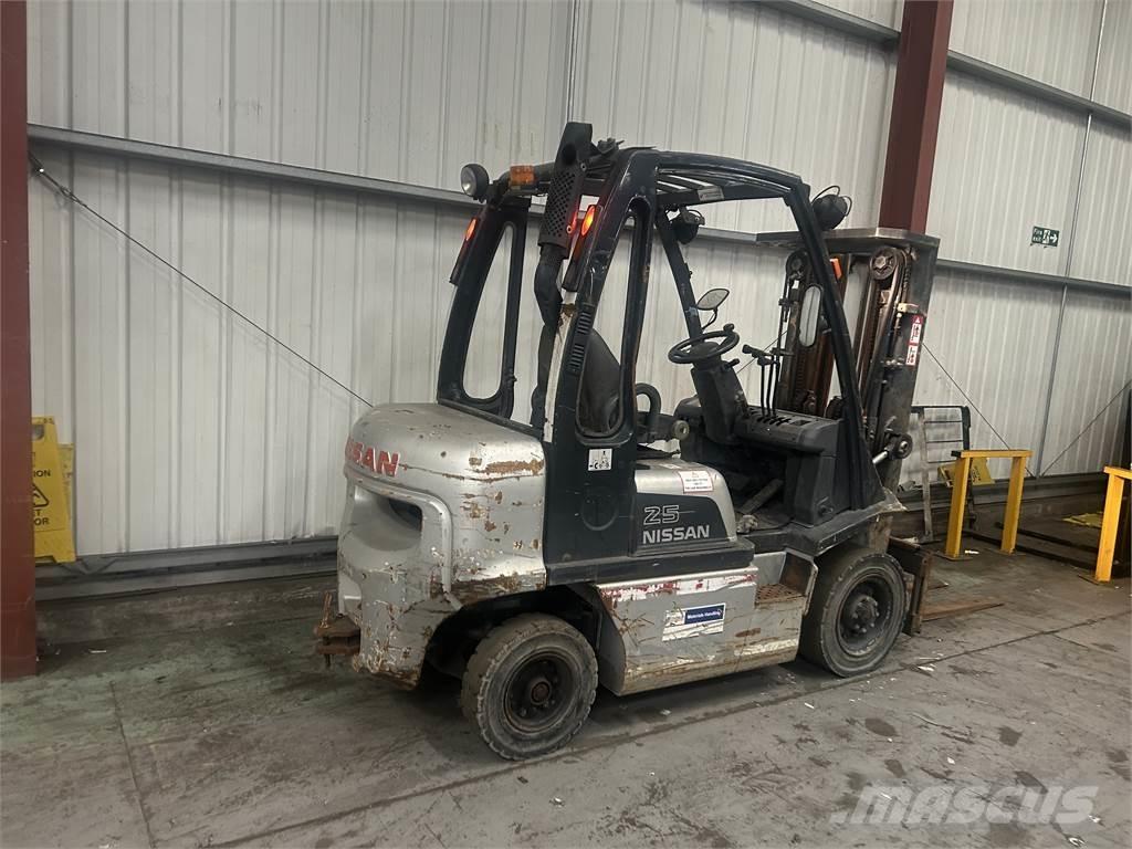 Nissan FD02A25Q Dieselmotviktstruckar