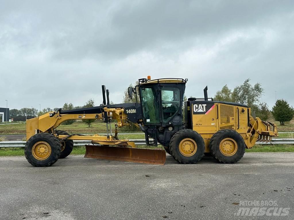 CAT 140M Väghyvlar