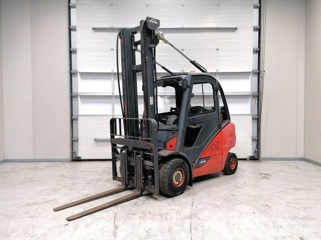 Linde H30T-02 Gasolmotviktstruckar