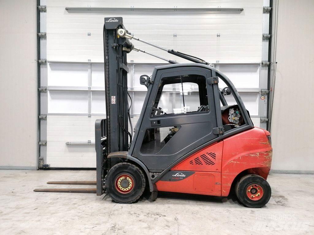 Linde H30T-02 Gasolmotviktstruckar