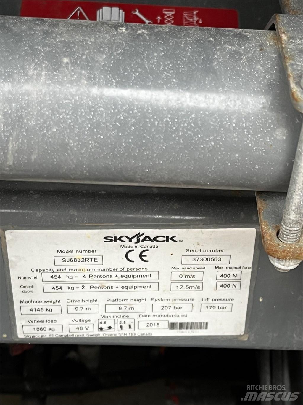 SkyJack SJ 6832 RTE Saxliftar