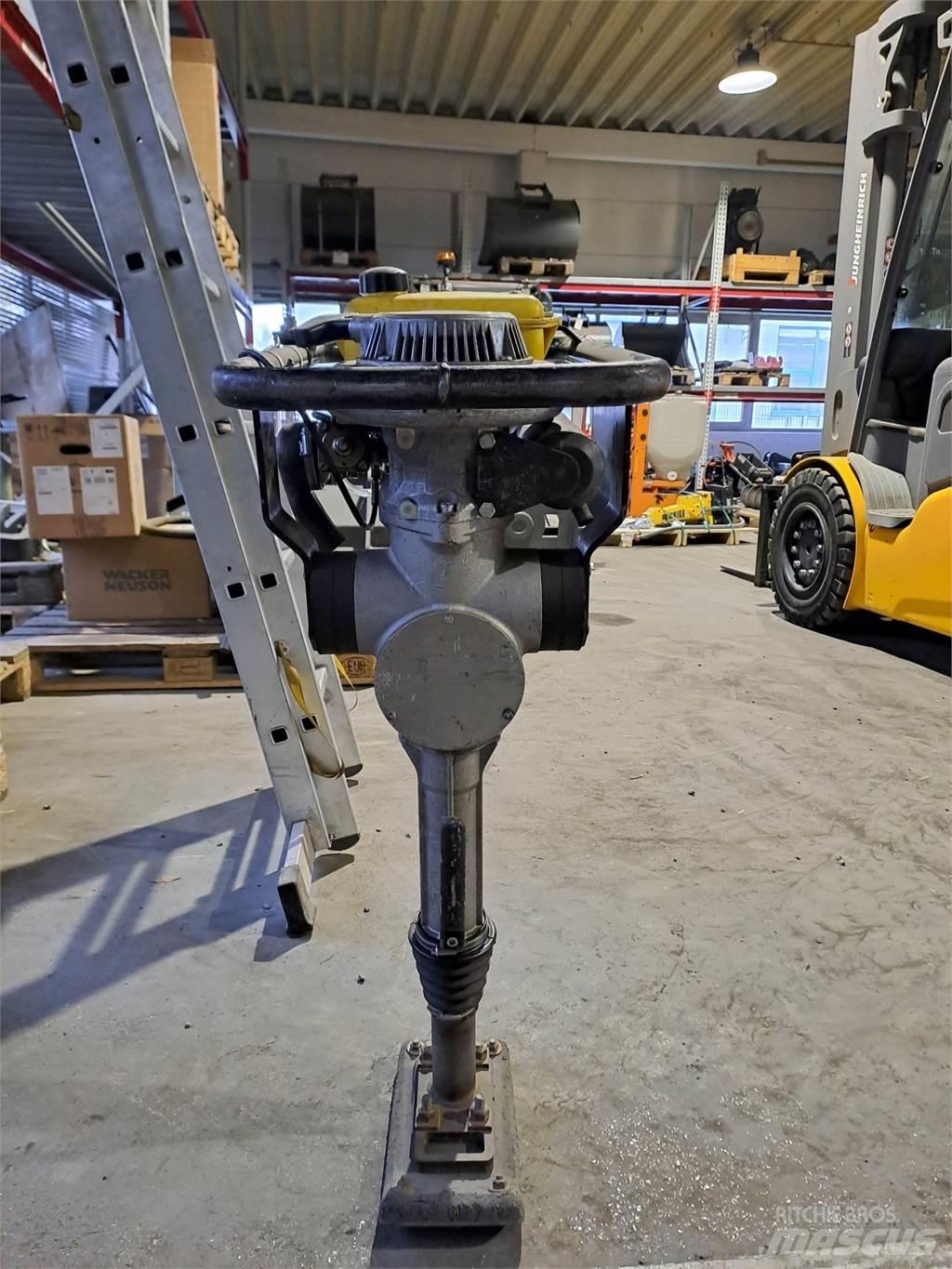 Wacker Neuson BS30 Stampar