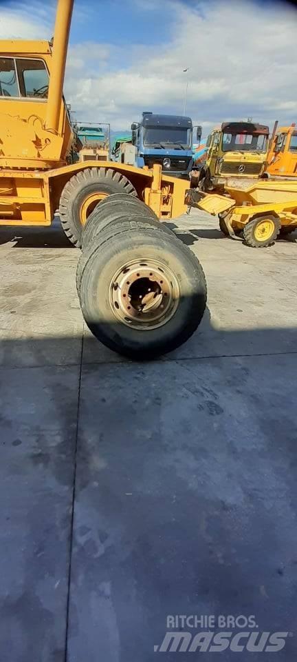 Bridgestone 13R22.5 Däck, hjul och fälgar