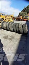 Bridgestone 13R22.5 Däck, hjul och fälgar