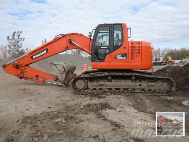 Doosan DX 235 LCR Bandgrävare