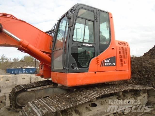 Doosan DX 235 LCR Bandgrävare