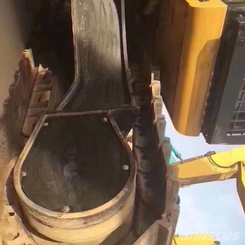 CAT 340 D L Bandgrävare