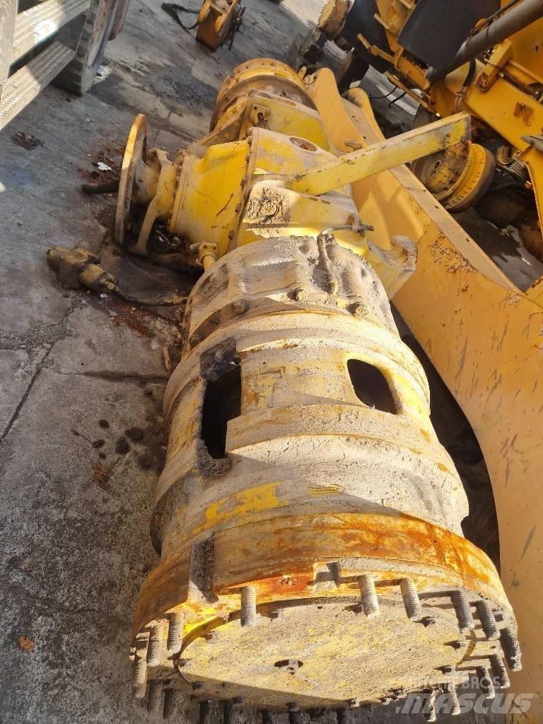 Komatsu KWA 055HD-4 Hjulaxlar