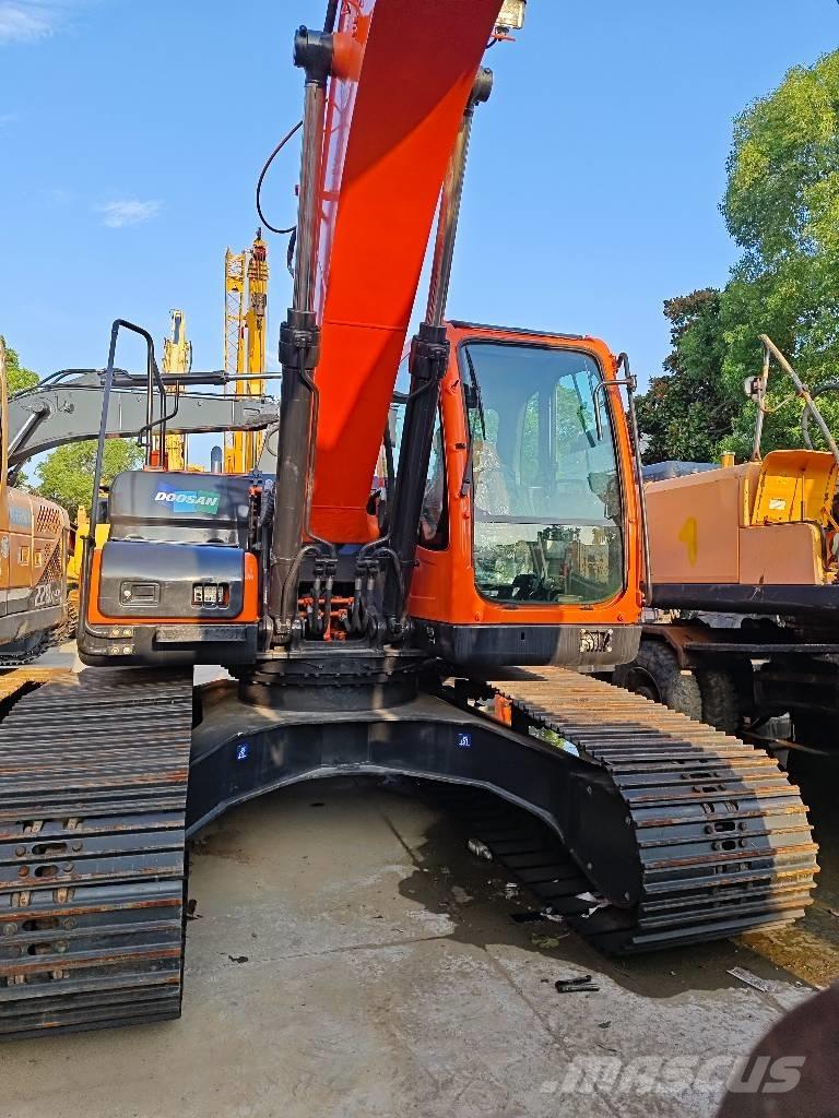 Doosan DX225LC-9C Bandgrävare