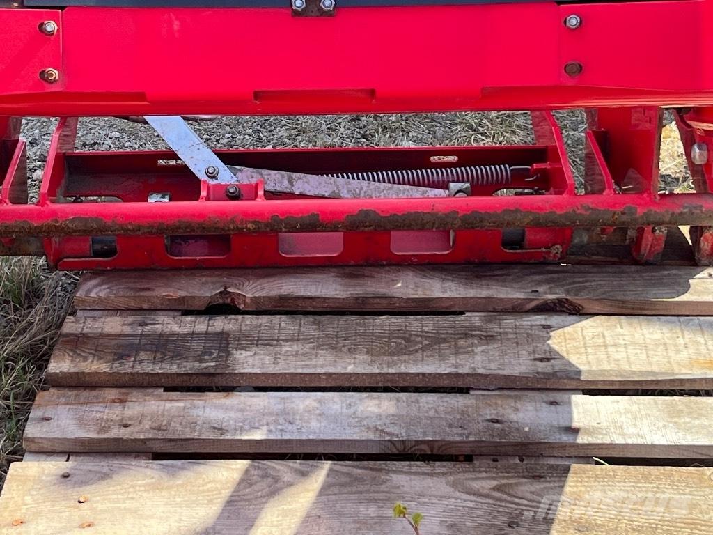 Massey Ferguson 945 Frontlastare och grävare