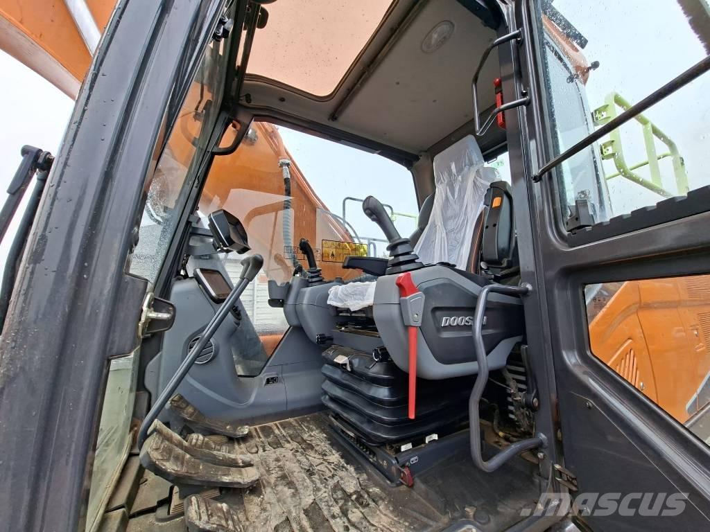 Doosan DX 225 LC Bandgrävare