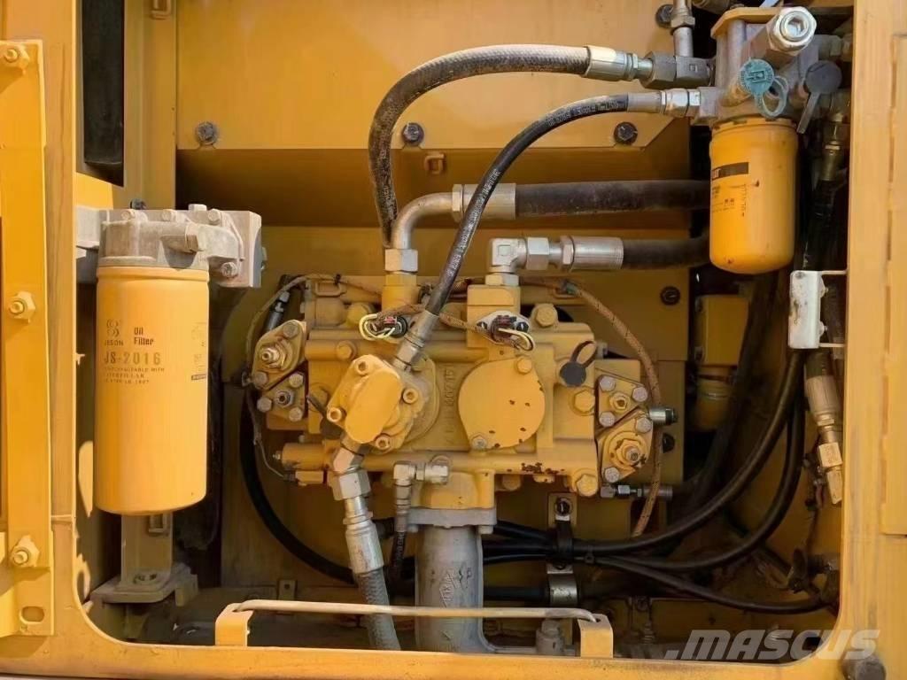 CAT CAT318D Bandgrävare