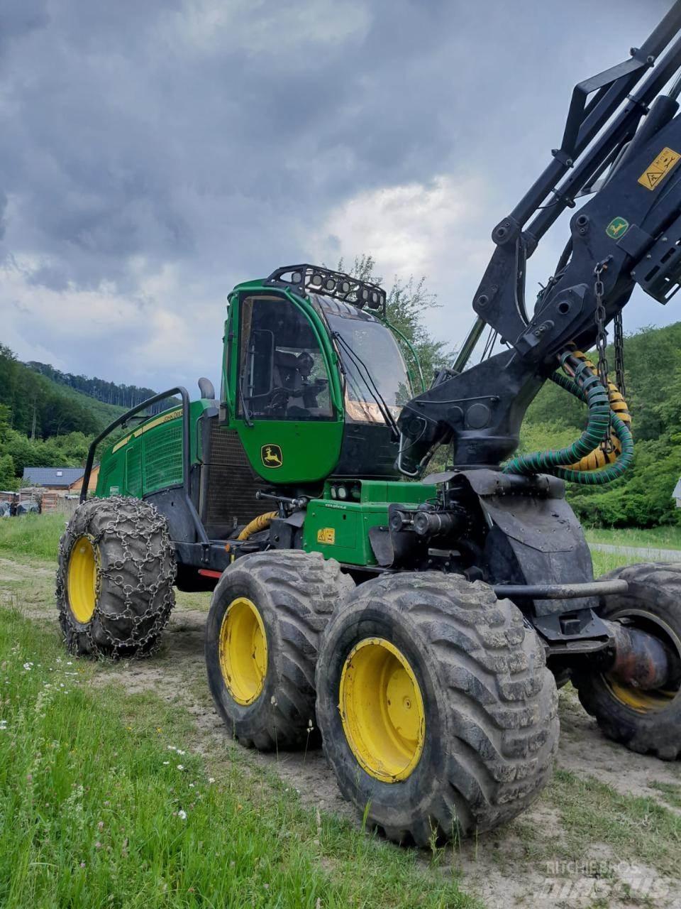 John Deere 1270 G Skördare