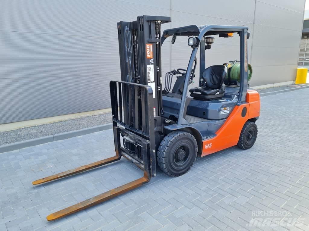 Toyota 02-8 FG F 25 Gasolmotviktstruckar