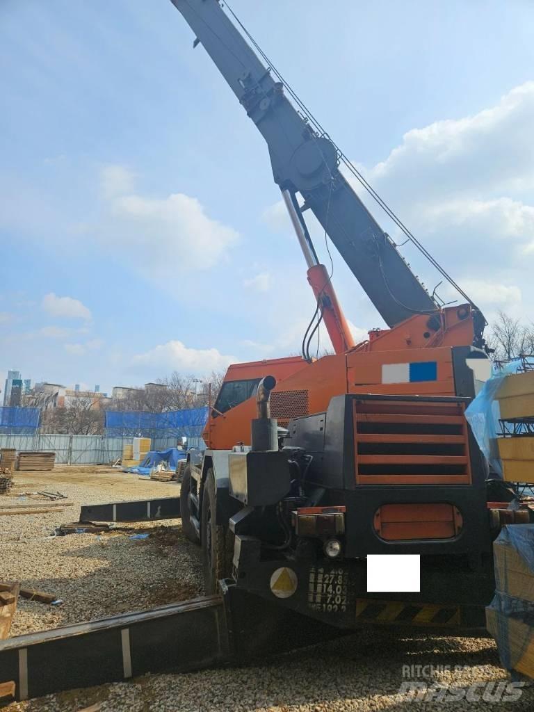 Komatsu LW 250 Terrängkranar (Grov terräng)