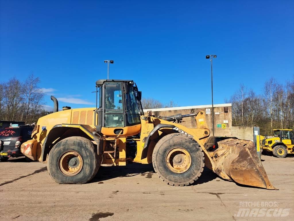 CASE 821 F Hjullastare