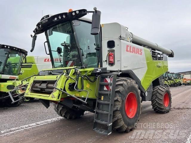 CLAAS TRION 750 Skördetröskor